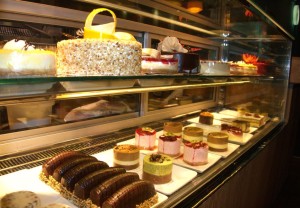 Für Naschkatzen: Die Josefine Café & Bäckerei serviert deutsche und türkische Süßspeisen (Foto: Ariana Žustra)