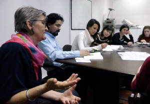 Reinauer (links) beantwortet den Studenten der Mimar Sinan Universität Fragen zu Berlin (Foto: Jenny Becker)